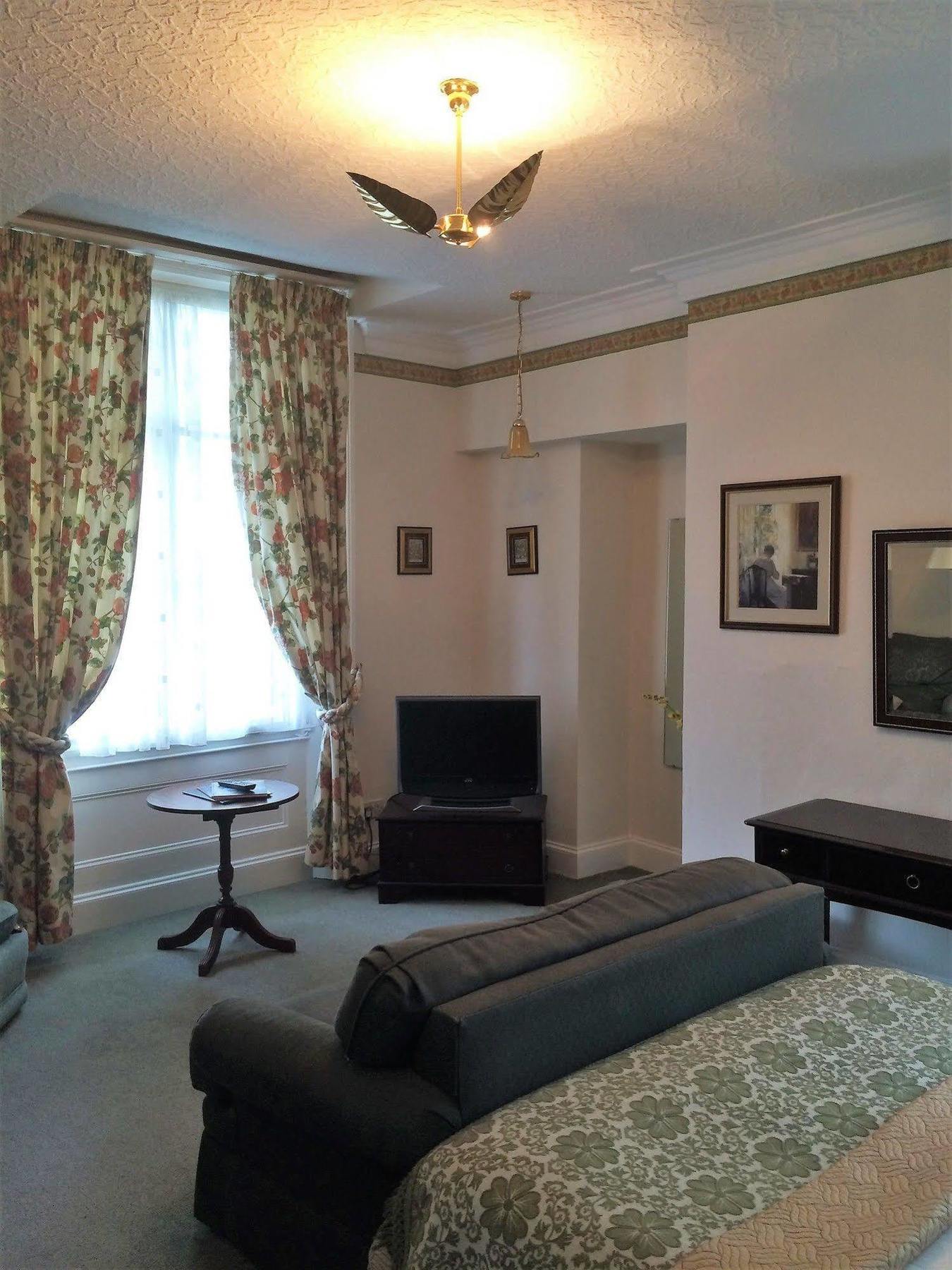 Astor Hostal *